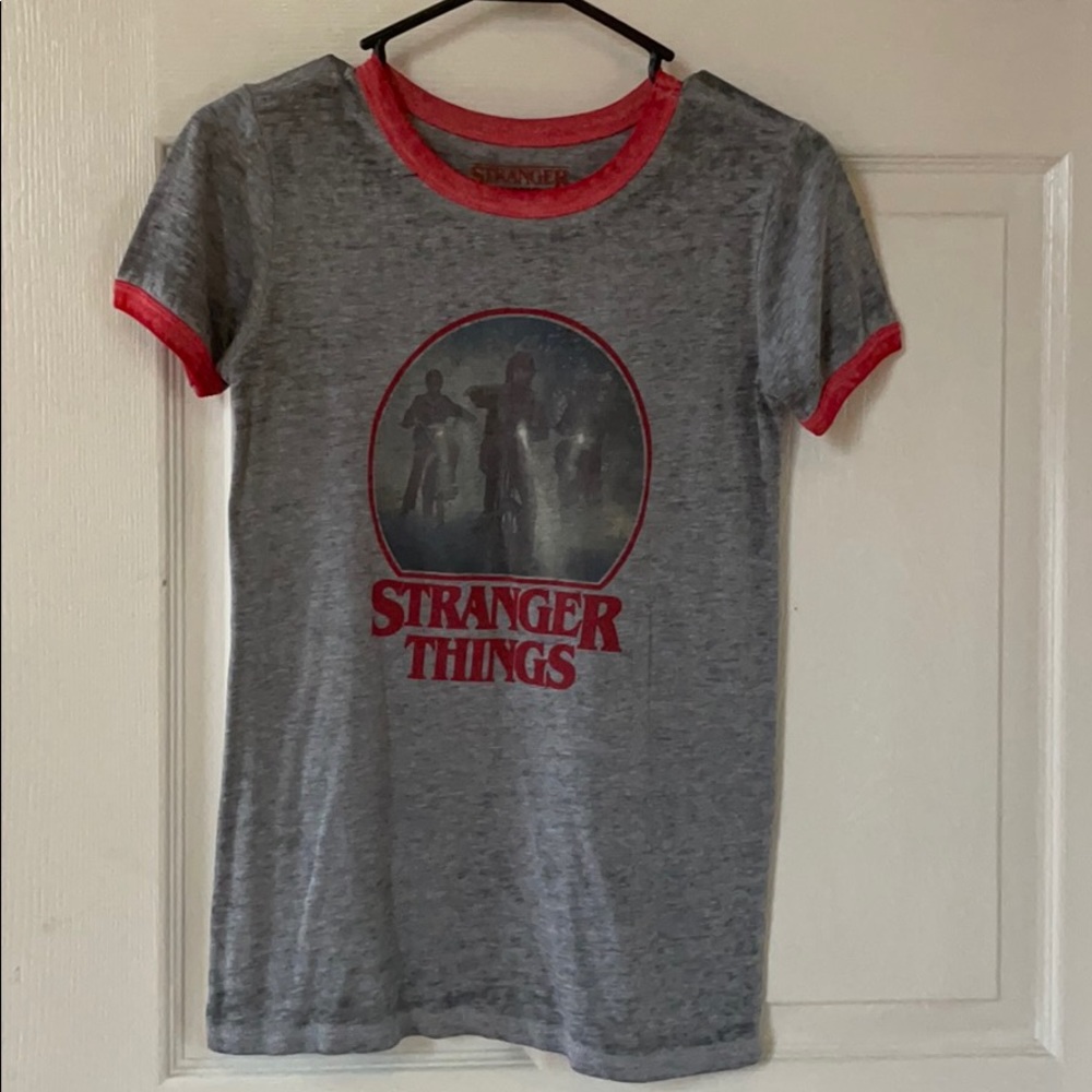 Stranger things shirt 💖🌈
